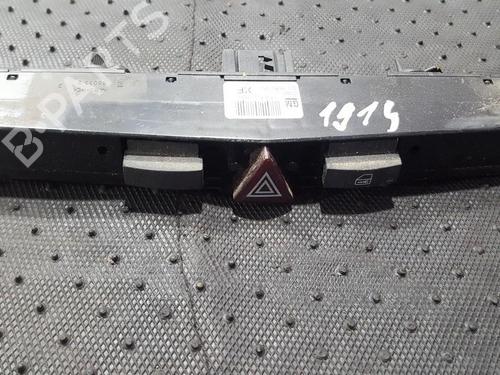 Used Warning switch Warning switch OPEL ASTRA H (A04) 1.6 (L48) (116 hp) 35661534 35661534