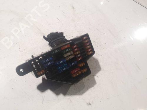 Used Fuse box Fuse box 39158593 39158593