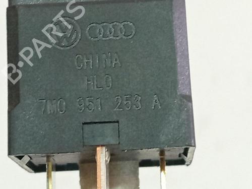 Electronic sensor VW PASSAT B7 (362) 1.6 TDI | BP37512949M84 - Image 4