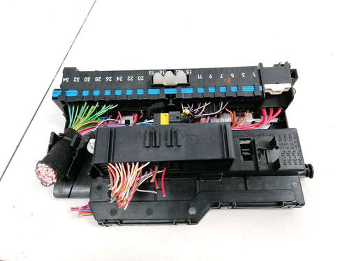 Used Fuse box BMW X3 (E83) 2.0 d (150 hp) 33081225