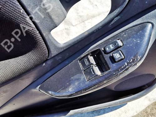 Used Switch Switch TOYOTA YARIS (_P1_) 1.5 (NCP13_, NCP13R) (106 hp) 32589876 32589876