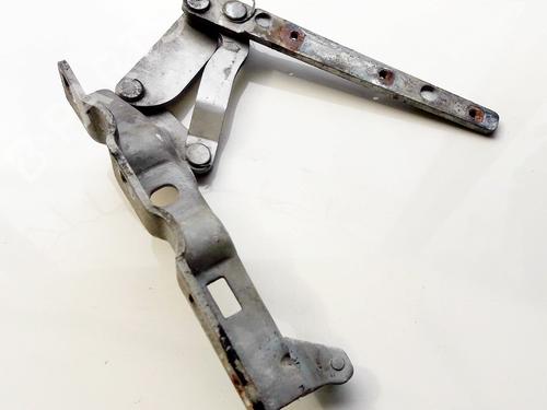 Used Hinge/Door check strap Hinge/Door check strap 35858220 35858220