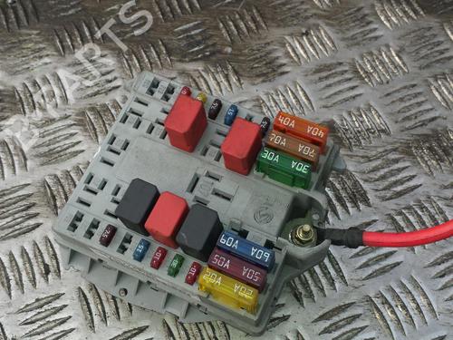 Used Fuse box Fuse box FIAT PUNTO (188_) 1.2 60 (188.030, .050, .130, .150, .230, .250) (60 hp) 33492349 33492349