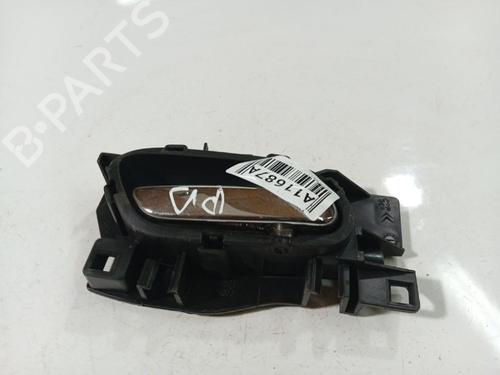 Used Front right interior door handle Front right interior door handle 39484915 39484915