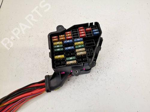 Fuse box AUDI A4 B6 (8E2) 2.5 TDI quattro | BP32598835E1