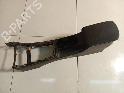 Used Armrest / Center console Armrest / Center console HYUNDAI i30 Estate (FD) 1.6 (126 hp) 39734599 39734599