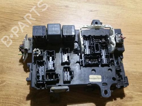 Used Fuse box Fuse box NISSAN PRIMERA (P11) 1.6 16V (90 hp) 33481296 33481296