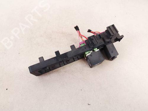 fuse-box-vw-golf-v-1k1-2003-2004-2005-2006-2007-2008-2009-2010-32923069 main image