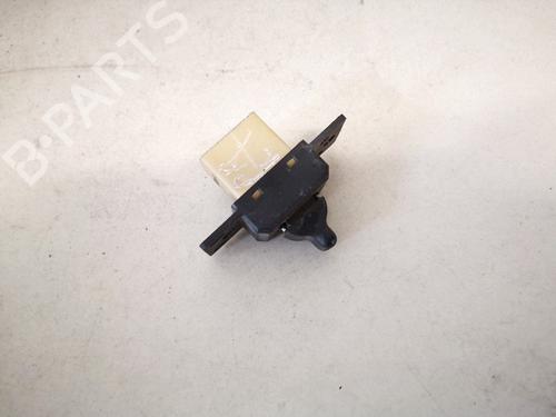 switch-dodge-grand-caravan-mini-cargo-van-2000-2001-2002-2003-2004-2005-2006-2007-32906745 main image