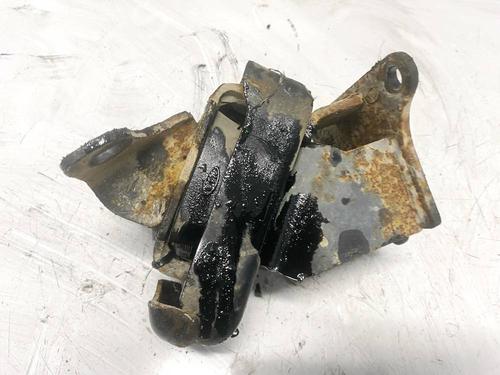 Used Engine mount Engine mount KIA SORENTO I (JC) 2.5 CRDi 4WD (140 hp) 32611278 32611278