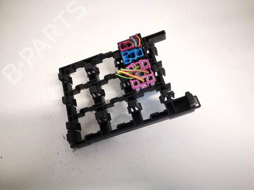 Used Fuse box Fuse box VW TOURAN (1T1, 1T2) 2.0 TDI 16V (140 hp) 32553786 32553786