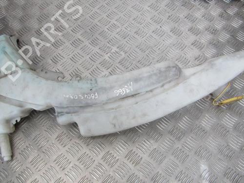 Used Windscreen washer tank Windscreen washer tank FORD FOCUS I (DAW, DBW) 2.0 16V (131 hp) 35681848 35681848