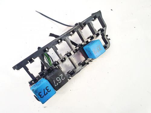 fuse-box-audi-a6-c5-4b2-4b4-1997-1998-1999-2000-2001-2002-2003-2004-2005-32897004 main image