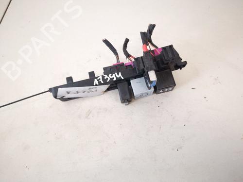 fuse-box-vw-passat-b6-3c2-2005-2006-2007-2008-2009-2010-2011-32903910 main image