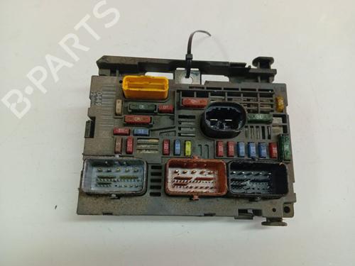 Used Fuse box Fuse box 39643758 39643758