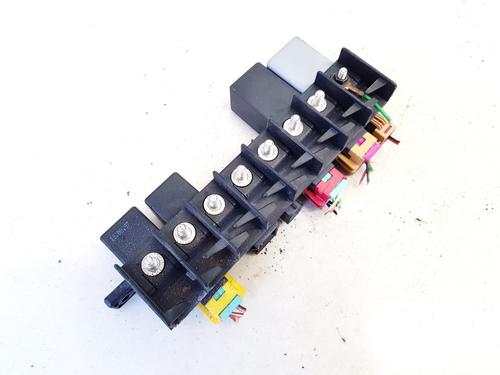 Used Fuse box Fuse box AUDI A4 B5 (8D2) 1.8 (125 hp) 33063928 33063928