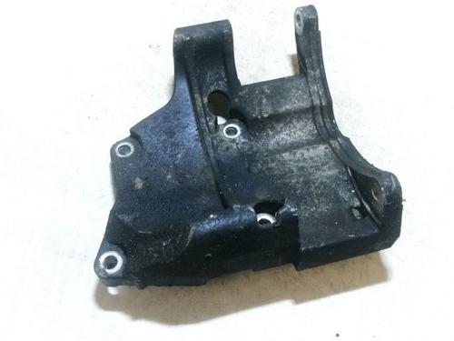 Used Engine mount Engine mount MITSUBISHI CARISMA (DA_) 1.9 DI-D (DA5A) (115 hp) 33099498 33099498