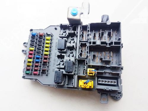 Used Fuse box Fuse box HONDA ACCORD VII (CL, CN) 2.2 i-CTDi (CN1) (140 hp) 33524454 33524454