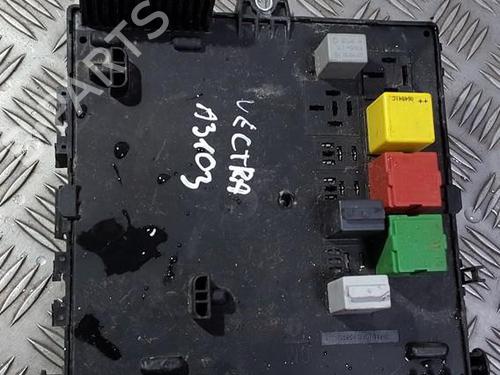 fuse-box-opel-vectra-c-z02-2002-2003-2004-2005-2006-2007-2008-2009-33496588 main image