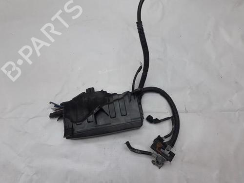 Used Fuse box Fuse box LEXUS IS II (_E2_) 220d (ALE20) (177 hp) 33505461 33505461