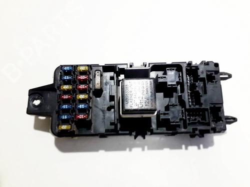 Used Fuse box Fuse box 33521769 33521769