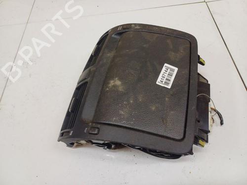 Used Air vent TOYOTA AVENSIS (_T25_) 2.2 D-CAT (ADT251_, ADT251R) (177 hp) 32552610