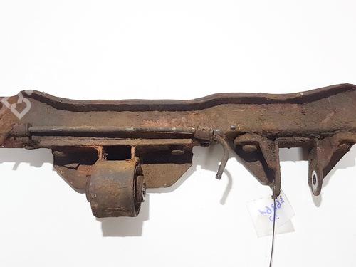 Used Engine mount Engine mount NISSAN TERRANO II (R20) 2.7 TDi 4WD (125 hp) 33092375 33092375