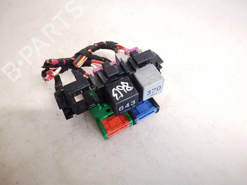 Used Fuse box AUDI Q5 (8RB) 2.0 TDI quattro (170 hp) 32935737