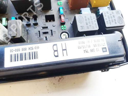 Fuse box OPEL ASTRA H (A04) 1.9 CDTI (L48) | BP36852205E1 - Image 2