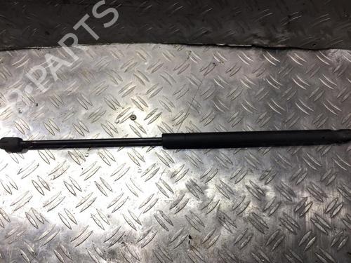 tailgate-lift-support-ford-focus-ii-da_-hcp-dp-2004-2005-2006-2007-2008-2009-2010-2011-2012-2013-35656360 main image