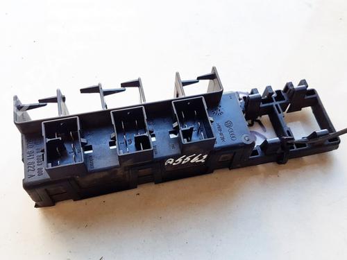 Used Fuse box Fuse box VW PASSAT B5 Variant (3B5) 1.9 TDI (110 hp) 33528997 33528997
