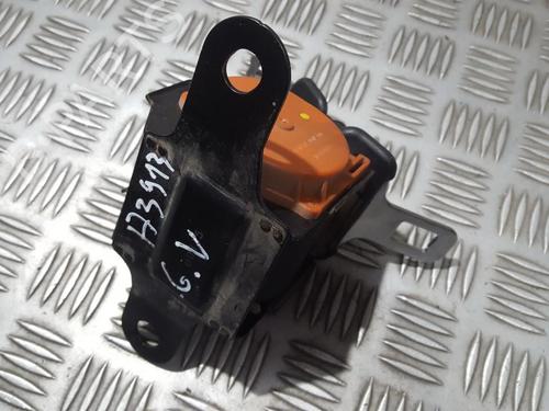 rear-center-seatbelt-nissan-almera-ii-hatchback-n16-2000-35706803 main image