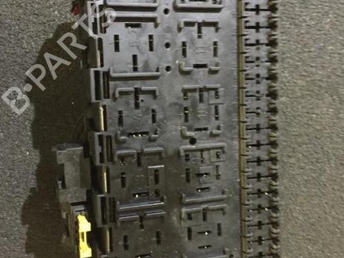 Used Fuse box Fuse box VW PASSAT B3/B4 Variant (3A5, 35I) 1.9 D (68 hp) 33482511 33482511