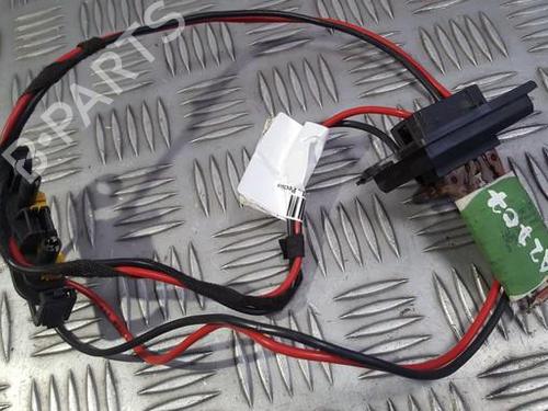 heater-resistor-renault-clio-iii-br01-cr01-2005-2006-2007-2008-2009-2010-2011-2012-2013-2014-35676982 main image