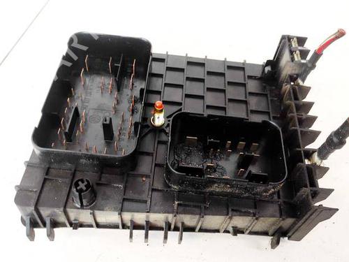 Used Fuse box Fuse box AUDI A3 (8P1) 2.0 FSI (150 hp) 32948742 32948742