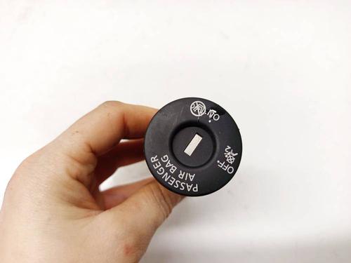 Used Switch NISSAN NV200 / EVALIA Bus e-NV (ME0M) (109 hp) 32538273