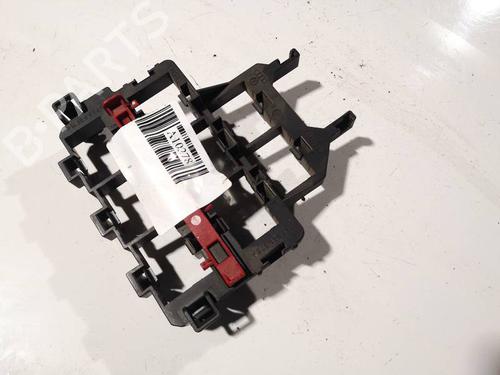 Used Fuse box AUDI A3 (8P1) 1.6 (102 hp) 32582730