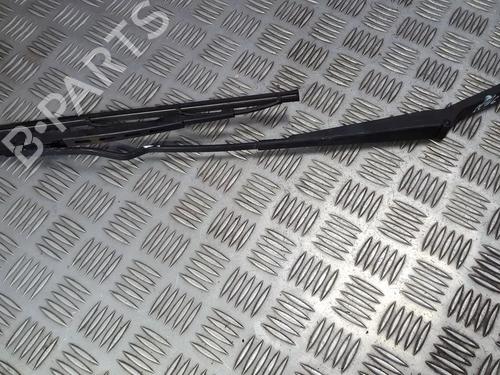 Used Front windshield wiper arm Front windshield wiper arm VW TRANSPORTER T4 Van (70A, 70H, 7DA, 7DH) 1.9 TD (68 hp) 33496065 33496065