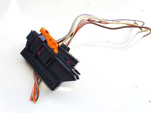 Electronic module VW PASSAT B7 (362) 2.0 TDI | BP37009202M83 - Image 2