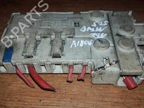 Used Fuse box Fuse box BMW 5 (E39) 525 tds (143 hp) 33524259 33524259