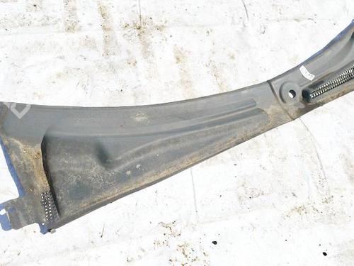 Grelha curcuvan Grelha curcuvan SAAB 9-3 (YS3F, E79, D79, D75) 1.9 TiD (120 hp) 36251795 36251795