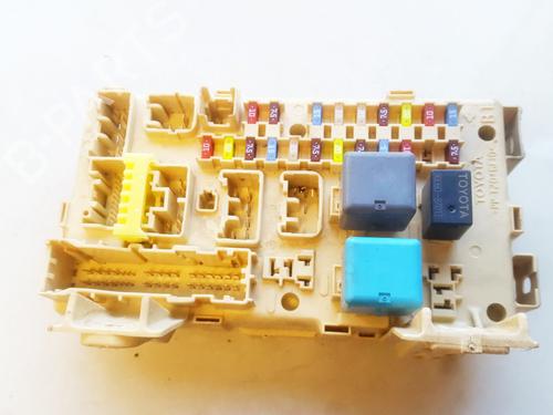 Used Fuse box Fuse box TOYOTA AVENSIS (_T25_) 2.0 D-4D (CDT250_, CDT250R) (116 hp) 33101309 33101309