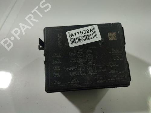 Used Fuse box Fuse box 38576710 38576710