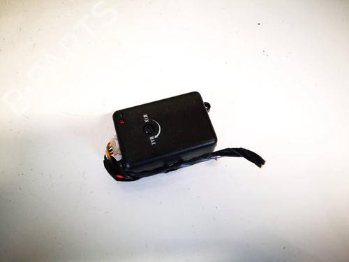 Used Electronic module Electronic module VW PASSAT B3/B4 Variant (3A5, 35I) 1.6 (101 hp) 32556373 32556373