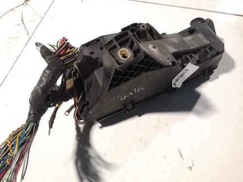 Used Fuse box Fuse box 32579964 32579964
