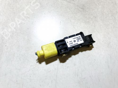 Used Electronic module AUDI A4 B6 (8E2) 2.0 (130 hp) 33106359