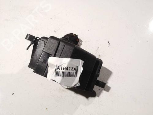 Used Fuse box Fuse box 32573927 32573927