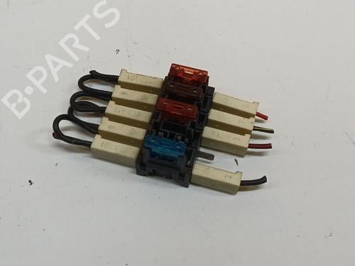 Fuse box VW TRANSPORTER T5 Van (7HA, 7HH, 7EA, 7EH) VR6 3.2 4motion | BP37597992E1 - Image 2