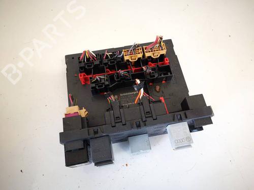 Used Fuse box Fuse box VW GOLF V (1K1) 1.4 FSI (90 hp) 32959464 32959464