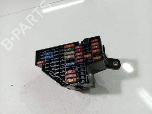 Used Fuse box Fuse box VW GOLF V (1K1) 1.9 TDI (105 hp) 39701584 39701584
